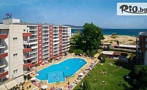 Цяло лято на море в Слънчев бряг на 50 м. от плажа! Нощувка на база Аll Inclusive + басейн, шезлонг и чадър, от Хотел Феникс 4*