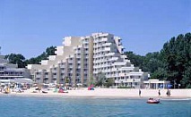 6 дни All inclusive на първа линия с чадъри и шезлонги на плажа до 21.06 в Хотел Мура, Албена