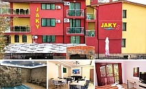 Хотел Жаки в Кранево: закуска, басейн и релакс зона