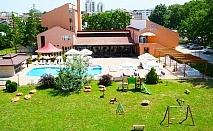 Изгодна All inclusive нощувка в хотел Нева, Край плаж Атлиман, Китен, с басейн