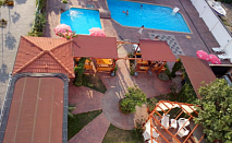 Лято в Приморско - хотел Алба Фемили! Нощувка в реновирани стаи със закуска и вечеря + открит басейн и детски басейн с чадър и шезлонг на ТОП цени за целият сезон!!!