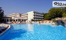 На море в к.к. Албена на 80м от плажа! Нощувка на база All Inclusive + басейн, чадър и шезлонг на плажа, от Хотел Алтея