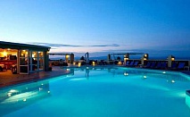 На море в Гърция през м.Юни и м.Юли! 3 нощувки със закуски и вечери в Daphne Holiday Club 3*, Халкидики!