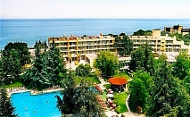Море 2025 в Златни пясъци: All Inclusive в хотел Амбасадор*** с басейн и близост до плажа