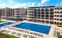  Нощувка на база All Inclusive за 3-ма възрастни + 2 деца в двуспален апартамент + шезлонг и чадър на плажа от хотел Белведере Александрия клуб, Приморско 