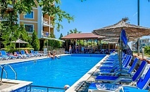 Нощувка на човек със All Inclusive и басейн в хотел Вемара Клуб до Бяла