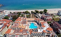  Нощувка на човек на база All inclusive + 2 басейна + детски басейн с водни съоръжения в хотел Мартинез, Созопол на 100 м. от плажа. Дете до 12г. - БЕЗПЛАТНО! 