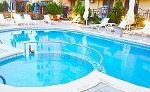  Нощувка на човек със закуска + басейн в Семеен хотел Мегас, Слънчев бряг 