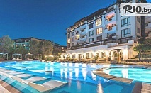 Нощувка в Лозенец на първа линия в Oasis Beach Club с басейни и закуска