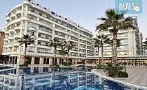 Нова година в хотел Grand Blue Fafa Resort, Дуръс, Албания! 3 нощувки, закуски, вечери, едната от които празнична, програма и транспорт от Неврокоп Травел