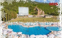  Нова година в Охрид, Македония! Транспорт + 3 нощувки в хотел Aqualina 4* на човек със закуски и вечери, двете празнични от ТА Роял Холидейз 