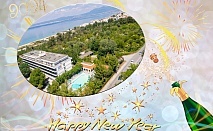  Нова Година в Sun Beach Hotel, Агия Триада, Гърция! 2 или 3 нощувки на човек със закуски и вечери + Празнична вечеря 