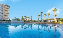  На първа линия в BEACH CLUB DOGANAY 5*, Алания,Турция! Автобусен транспорт +7 нощувки на човек на Ultra All Inclusive. 