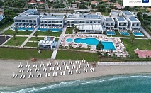  На първа линия в Sea Coast Resort 5*, Геракини, Гърция! Нощувка за ДВАМА на база All Inclusive + басейни и частен плаж 