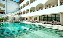  На 200м. от плажа в Elinotel Polis Hotel***, Ханиоти, Гърция! 5+ нощувки на човек със закуска и вечери + басейн 