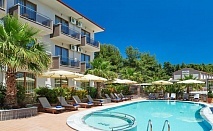 На 70м. от плажа в Simeon Hotel***, Метаморфоси, Гърция! 3+ нощувки със закуски и вечери на човек + басейн 