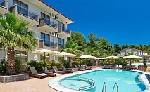 На 70м. от плажа в Simeon Hotel***, Метаморфоси, Гърция! Нощувка със закуска и вечеря за ДВАМА + басейн 