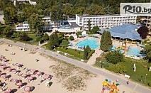 Почивка на първа линия в Албена през цялото лято! All Inclusive нощувка + басейн с минерална вода, 2 шезлонга и 1 чадър на плажа, от Хотел Калиакра Маре 4*
