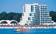 На самия плаж в Албена, All inclusive цена на човек до 01.07 със шезлонг и чадър на плажа от Хотел Нона