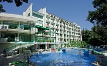 Zdravets Hotel 4*, Златни пясъци. Нощувка на All Inclusive. На 150 м от плажа, басейн с детска секция, интернет, паркинг, фитнес, сауна.