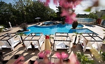  Златна възраст 55+! Нощувка за ДВАМА на база All Inclusive + басейни, сауна и парна баня от хотел Аполо Спа Ризорт, Златни Пясъци. Дете до 11.99г. БЕЗПЛАТНО! 