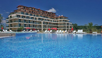 All Inclusive + басейн на ПЪРВА ЛИНИЯ в Престиж Сити 2, Приморско.