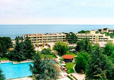  All Inclusive + басейн на 30 м. от плажа в хотел Амбасадор***, Златни Пясъци. Дете до 13г. - безплатна нощувка! 