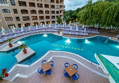 All Inclusive нощувка на човек + басейн и анимация от хотел Холидей Парк****, Златни пясъци. Дете до 12.99г. - БЕЗПЛАТНО!