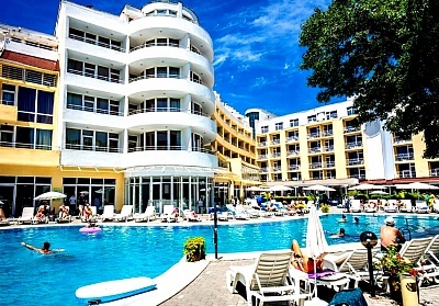 All Inclusive почивка в Слънчев бряг: Хотел Сън Палас с басейн и безплатно за дете