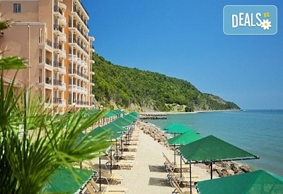 07.07 - 31.08.23 г, All Inclusive лято в Хотел Роял Бей 4*, к.к. Елените! Нощувка, външен басейн с чадъри и шезлонги, анимационна програма, аква парк детски кът, безплатно за дете до 11.99 г.