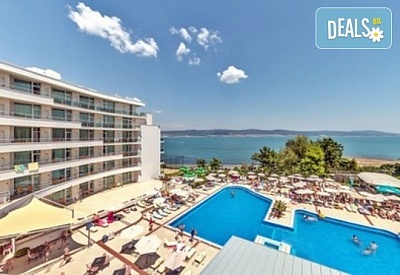 All-Inclusive на море в Хотел Феста Панорама 4*, Несебър! 1 нощувка, външен и вътрешен басейн, джакузи, фитнес, волейболно игрище, анимация за деца и възрастни, ОТСТЪПКИ ЗА РАННИ ЗАПИСВАНИЯ с 10% намаление – валидно за резервации направени до 31.03.2024г.