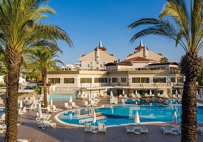 21.04 в AYDINBEY FAMOUS RESORT 5* , Белек, Турция! Автобусен транспорт + 7 нощувки на човек на база Ultra All Inclusive. Дете до 12.99г. безплатно!