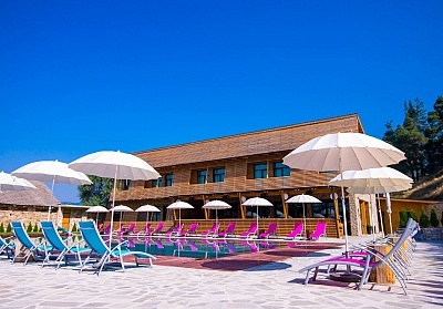 До 20 декември във Вила Виктория Терма - Баня край Банско: нощувка със закуска и вечеря, минерален басейн, релакс пакет