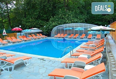 Делнична СПА почивка през лятото в хотел Прим 3*, Сандански! Нощувка, изхранване по избор, басейн с минерална вода, сауна, парна баня, безплатно за деца до 3.99 г.