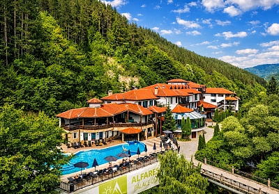Делник в Чифлика: Нощувка и изхранване в Алфарезорт Палас