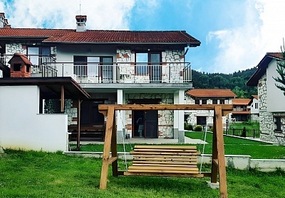 Делник в Цигов Чарк: Нощувка и градинско отопляемо джакузи