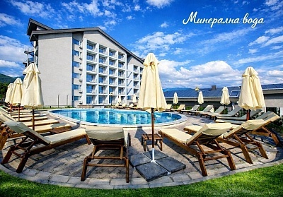 Насладете се на релаксация в Парк Хотел Кюстендил с минерален басейн