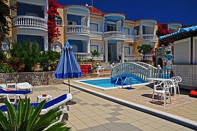 Dolphin aparthotel - Йонийско крайбрежие