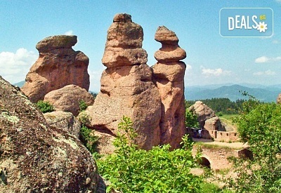 Еднодневна екскурзия до Белоградчишките скали, крепостта Калето и пещерата Магурата, транспорт и екскурзовод от агенция Поход!