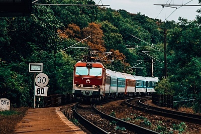 Еднодневна екскурзия с теснолинейка до Велинград и обяд в хижа „Христо Смирненски“