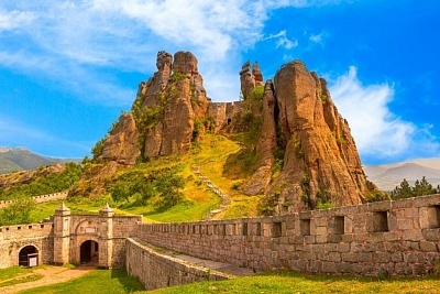 Екскурзия до Белоградчик и пещерите Леденика, Магура и Венец с автобусен транспорт от Плевен