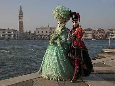  Екскурзия за Карнавала във Венеция! Транспорт, 3 нощувки със закуски на човек от ТА Далла Турс 