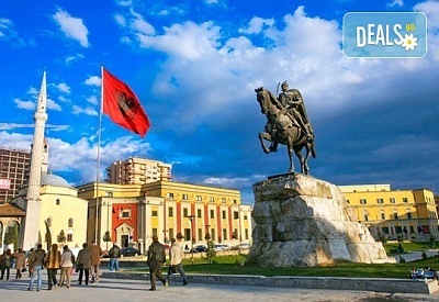 Екскурзия с нощен преход до Дуръс, Албания! 3 нощувки със закуски и вечери, транспорт и пешеходен тур на Скопие!