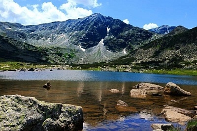 Екскурзия до Рилския манастир и Седемте рилски езера: автобусен транспорт и 1 нощувка