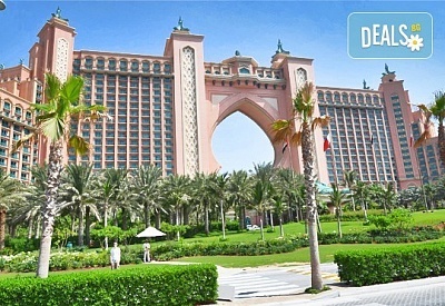 Екзотика в Дубай! 4 нощувки със закуски и вечери в хотел Ibis Al Barsha 3*, самолетен билет, вечеря на арабската галера Дубай Марина и сафари в пустинята