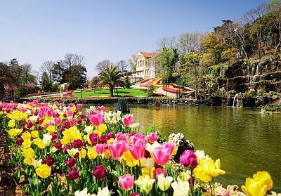 Фестивал на лалето с комбинация от забележителности и атракции в Истанбул