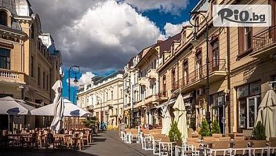 Фестивал Симфония на лалетата в Питещи, Букурещ, Крайова! 2 нощувки със закуски + Музея на селото, панорамна обиколка на Букурещ и автобусен транспорт