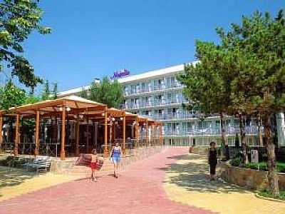 Горещо лято в Албена, all inclusive до 18.07 и след 23.08 с чадъри и шезлонги на плажа от Хотел Магнолия Стандарт