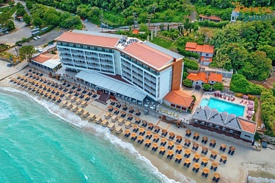 Hotel AMMON ZEUS, Халкидики, разположен на чистия и пясъчен плаж на Калитеа със закуска