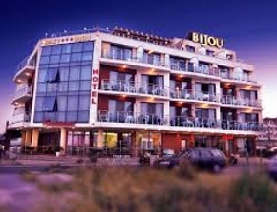 Хотел Бижу в Равда - почивка през лятото на цени от 37лв. на човек за нощувка със закуска и вечеря + ползване на открит басейн!